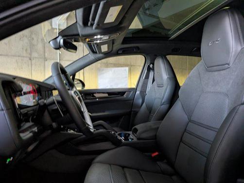 2026 Porsche Cayenne GTS