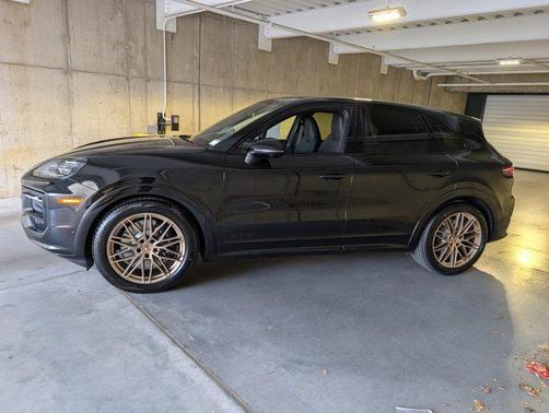 2026 Porsche Cayenne GTS