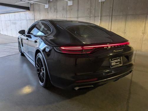 2022 Porsche Panamera 4