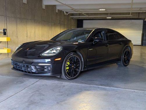2022 Porsche Panamera 4