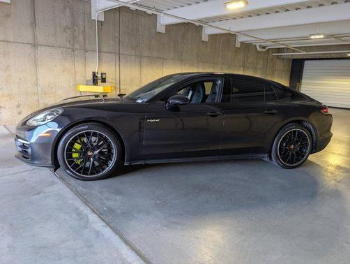 2022 Porsche Panamera 4