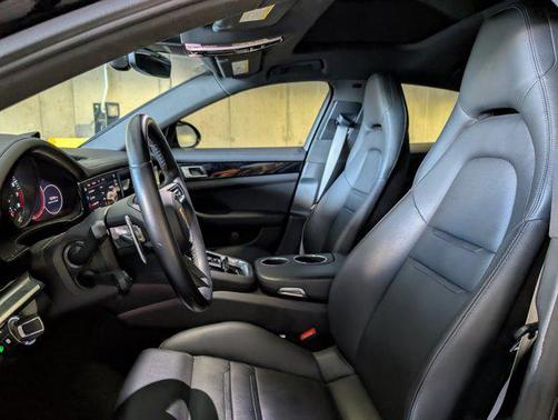 2022 Porsche Panamera 4