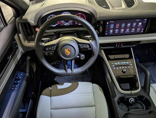 Dolomite Silver Metallic 2025 Porsche Cayenne S