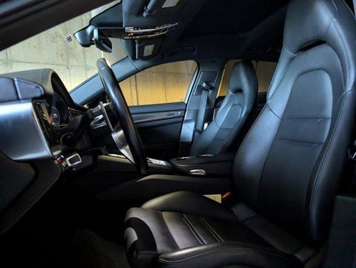 2018 Porsche Panamera 4