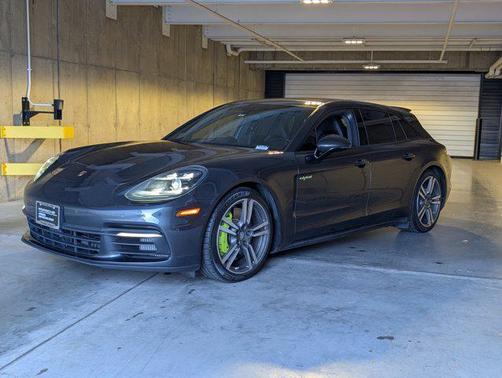 2018 Porsche Panamera 4