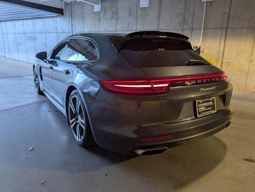 2018 Porsche Panamera 4