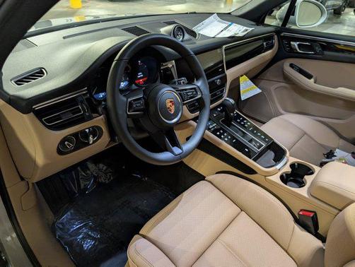 2026 Porsche Macan AWD