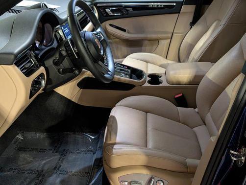 2025 Porsche Macan AWD