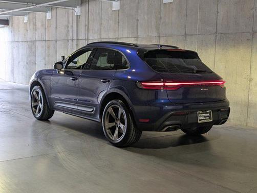 2025 Porsche Macan AWD