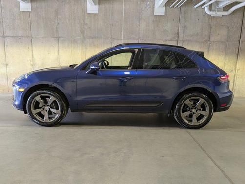 2025 Porsche Macan AWD