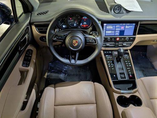 2025 Porsche Macan AWD