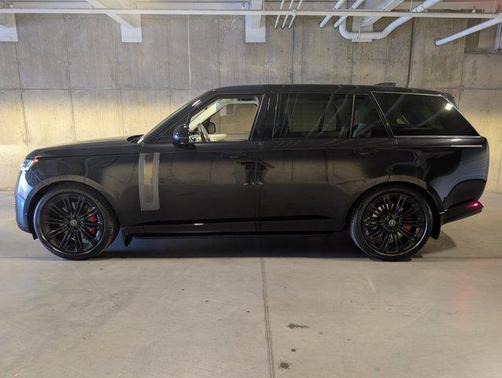 2024 Land Rover Range Rover P615 SV