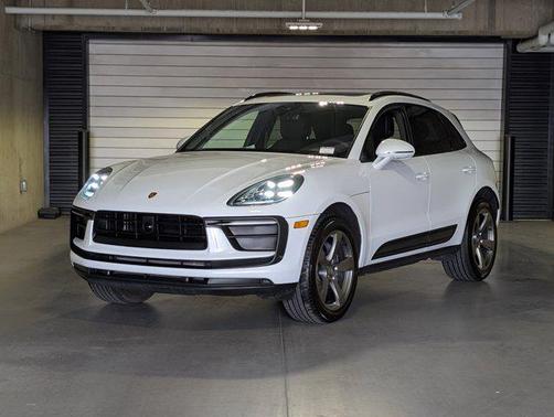 2025 Porsche Macan AWD