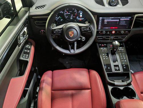 2026 Porsche Macan AWD