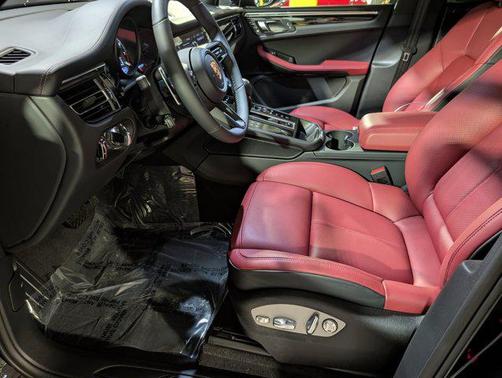 2026 Porsche Macan AWD