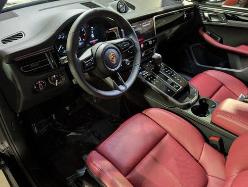 2026 Porsche Macan AWD