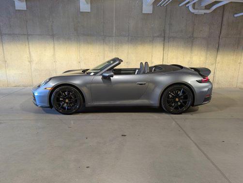 2025 Porsche 911 Carrera