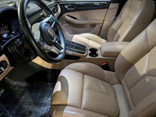 Night Blue Metallic 2020 Porsche Macan AWD