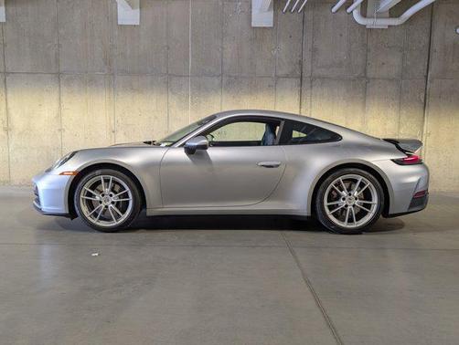 2025 Porsche 911 Carrera