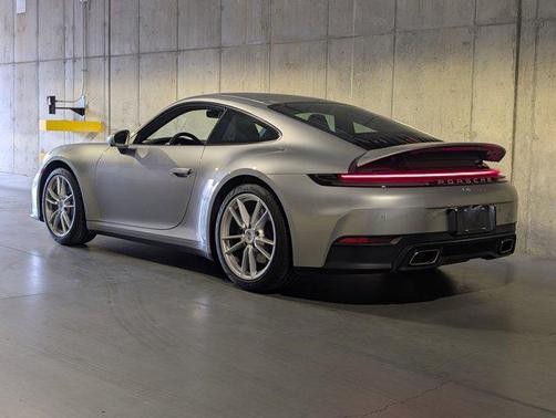 2025 Porsche 911 Carrera