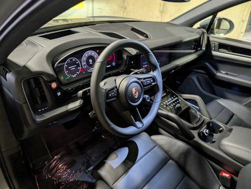 2025 Porsche Cayenne AWD