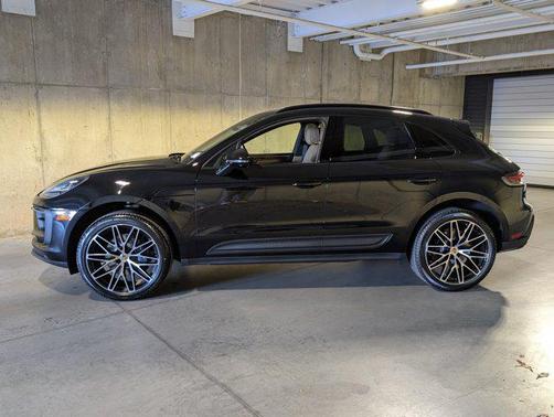2026 Porsche Macan AWD
