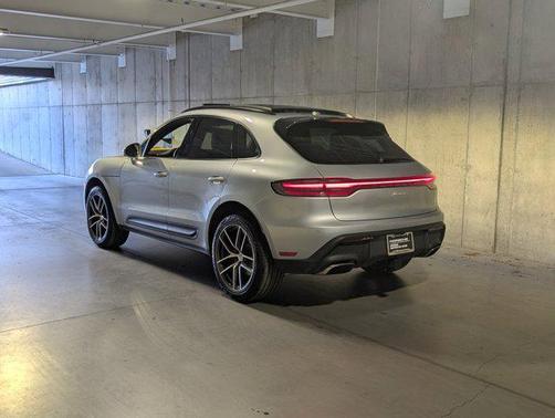 2025 Porsche Macan AWD