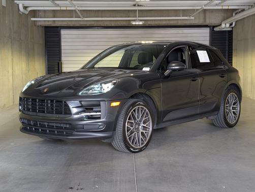 Volcano Grey Metallic 2021 Porsche Macan Macan