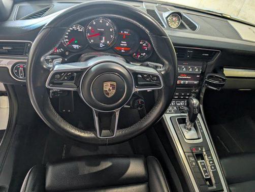 2017 Porsche 911 Carrera 4S Cabriolet