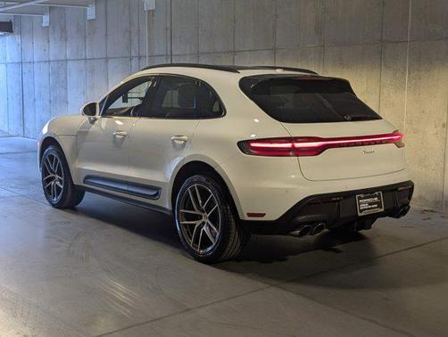 2025 Porsche Macan AWD