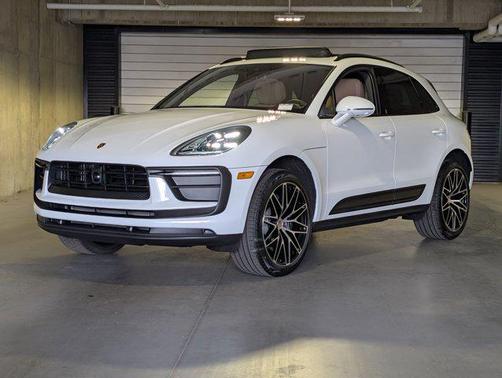 2026 Porsche Macan AWD
