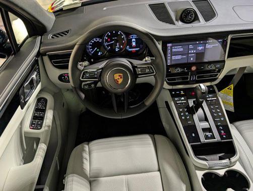2026 Porsche Macan AWD