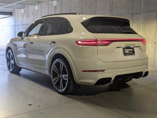 2022 Porsche Cayenne Turbo