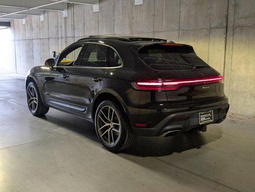 2025 Porsche Macan AWD