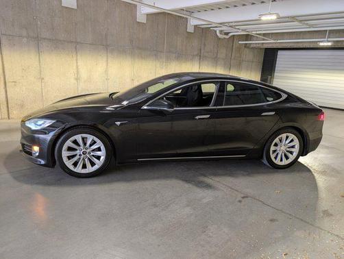 2017 Tesla Model S 75D