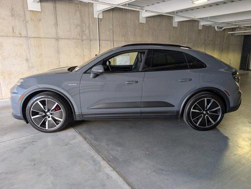 2025 Porsche Macan 4S