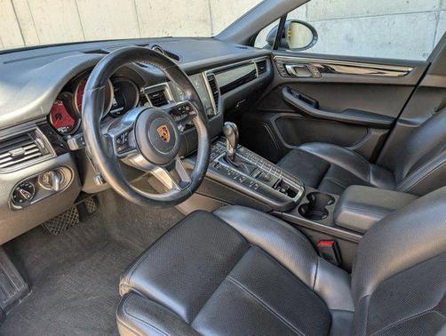 2017 Porsche Macan Base