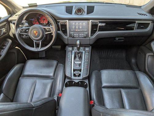 2017 Porsche Macan Base