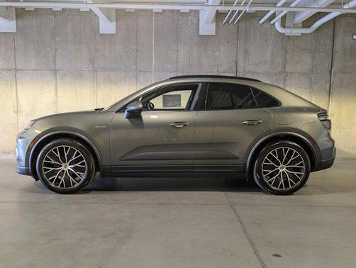 2026 Porsche Macan 4