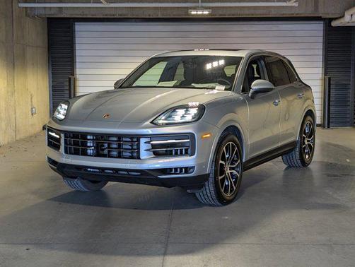 Dolomite Silver Metallic 2025 Porsche Cayenne Cayenne