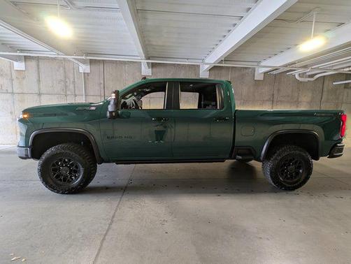 2024 Chevrolet Silverado 2500 4WD Crew Cab Standard Bed ZR2