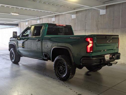 2024 Chevrolet Silverado 2500 4WD Crew Cab Standard Bed ZR2