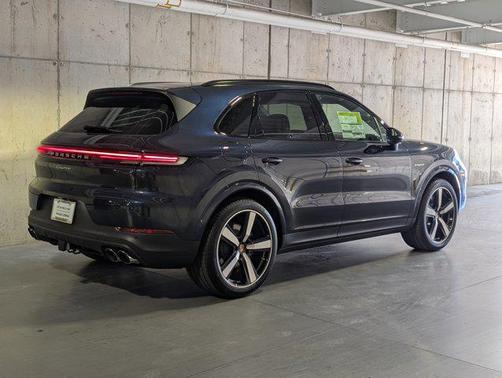 Algarve Blue Metallic 2026 Porsche Cayenne Cayenne E-Hybrid