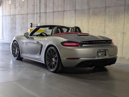 GT Silver Metallic 2024 Porsche 718 Boxster GTS 4.0