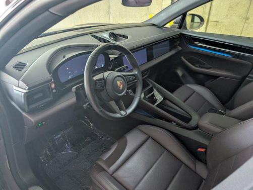 2025 Porsche Macan Electric