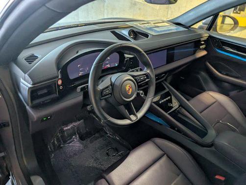 2025 Porsche Macan Electric