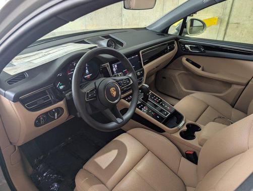 2025 Porsche Macan AWD