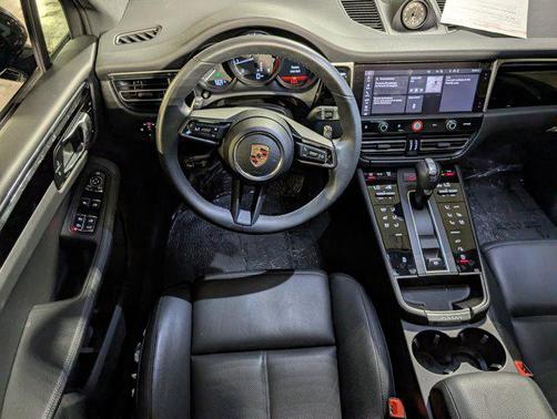 2025 Porsche Macan AWD