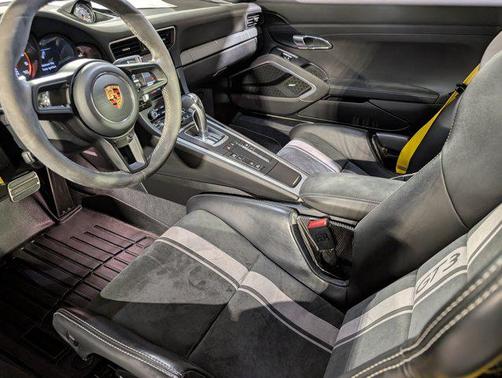 Carrara White 2018 Porsche 911 GT3