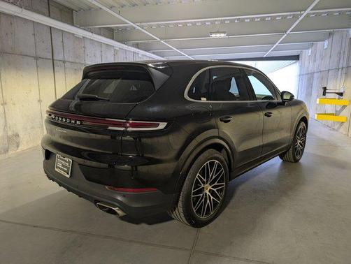 2024 Porsche Cayenne AWD
